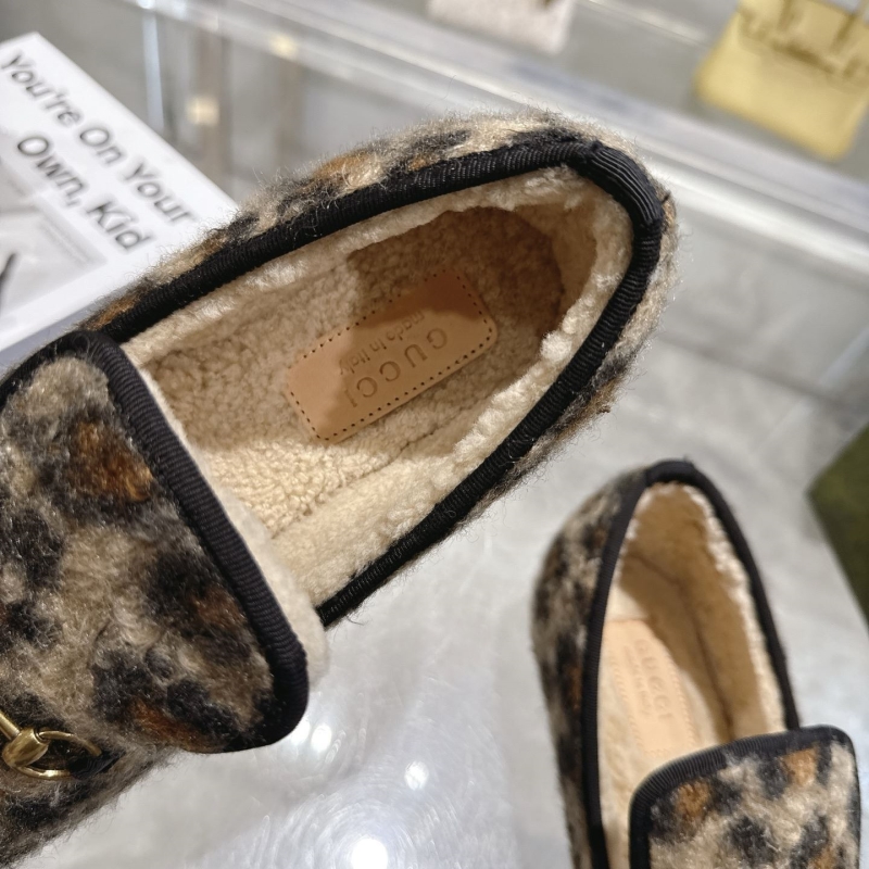 Gvc*1 flat shoes